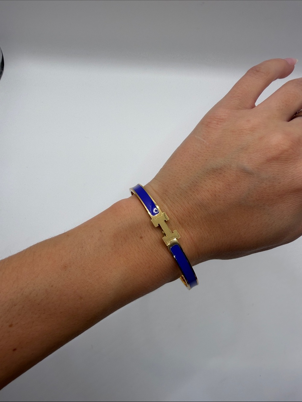 206. Gold and Blue Enamel Hinge Bracelet 7”